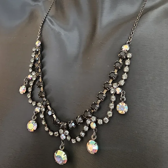 Vintage Black and Silver Crystal Necklace - Picture 3 of 3